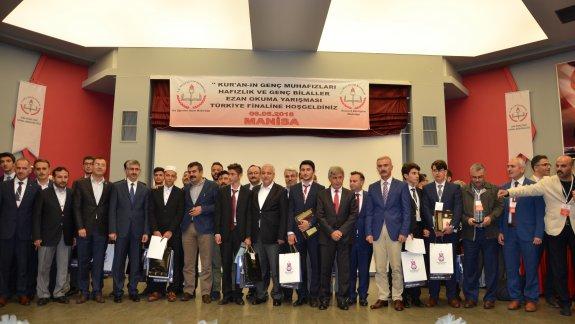 "Genç Bilaller Ezan Okuma Yarışması" ve "Kur´an´ın Genç Muhafızları Hafızlık Yarışması" Türkiye Finalleri Manisada Gerçekleşti